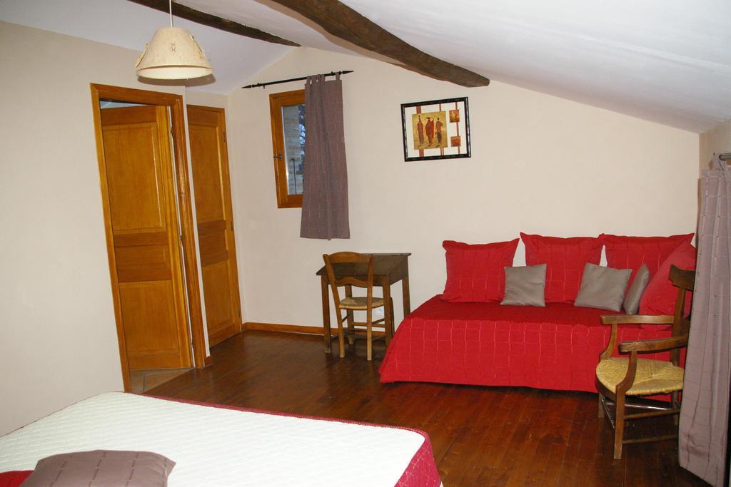 La Ferme De Menoun Bed & Breakfast Thil  Room photo