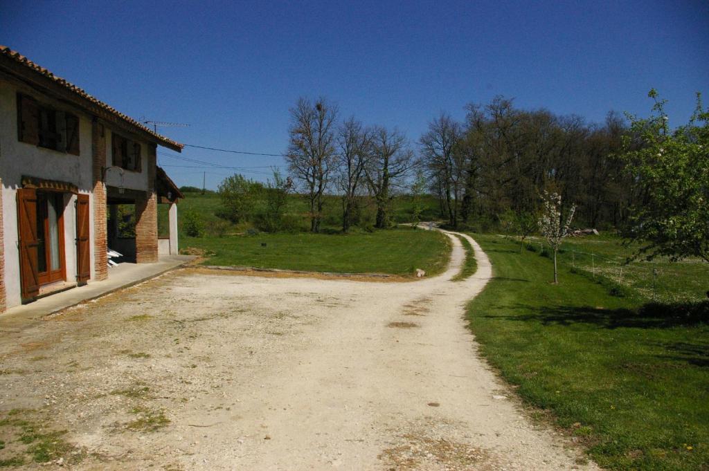 La Ferme De Menoun Bed & Breakfast Thil  Exterior photo